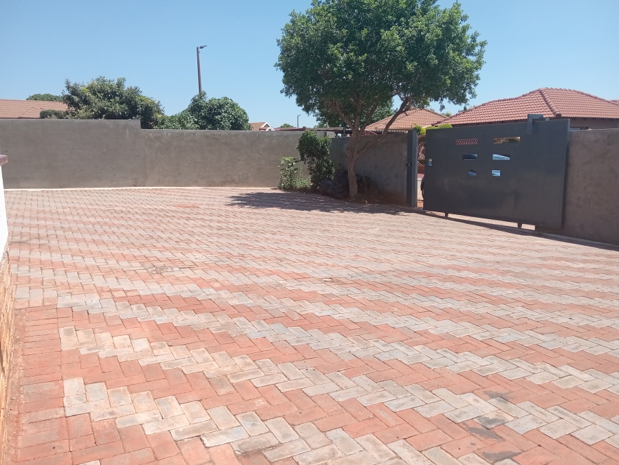 3 Bedroom Property for Sale in Tlhabane West North West